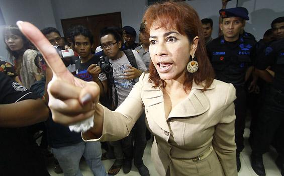 Getwein Terlihat Fashionable di Sidang Pembunuhan Putri