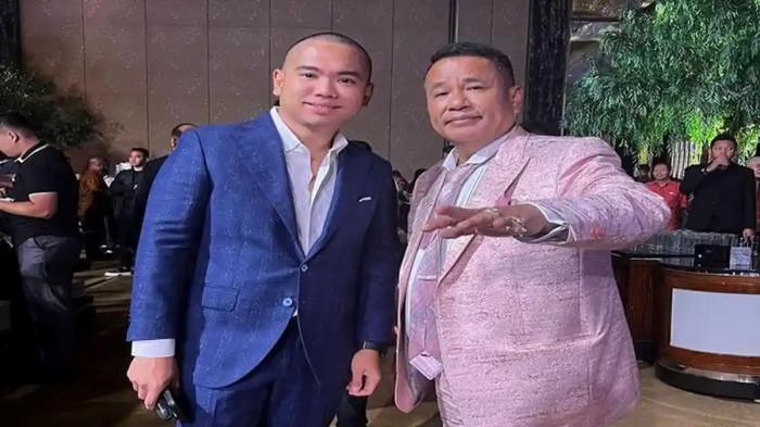 Frank Alexander Hutapea dan Hotman Paris anak dan ayah
