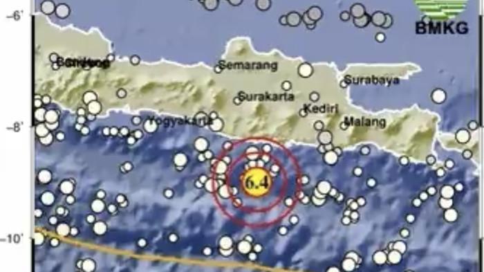GEMPA PACITAN - Gempa magnitudo 6,4 di Pacitan, Jawa Timur, Jumat (6/2/2026) sekitar pukul 01.06 WIB. Mengutip info BMKG, lokasi gempa berada pada 8,99 LS-111,18 BT (90 Km Pacitan-Jatim) dengan kedalaman 10 KM.