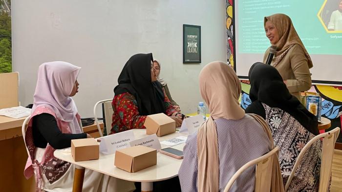 RUMAH BUMN SOLO - Suasana pelatihan UMKM yang digelar Rumah BUMN Solo di bawah naungan BRI. Pelatihan digelar rutin secara gratis.