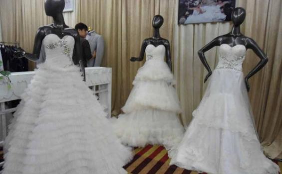 Putih Klasik Tetap Jadi Pilihan Pengantin