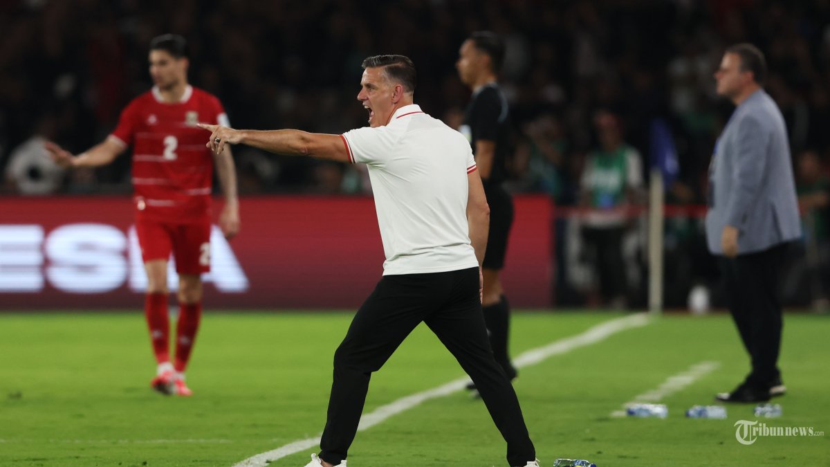 FIFA SERIES - Ekspresi Pelatih Timnas Indonesia John Herdman memberikan instruksi kepada pemainnya saat melawan Timnas ST Kitts and Nevis pada FIFA Series 2026 Jumat (27/3/2026) di Stadion Utama Gelora Bung Karno. Pertandingan ini menjadi debutnya menukangi Timnas Indonesia,difoto menggunakan Canon EOS R5 Mark II TRIBUNNEWS/HERUDIN