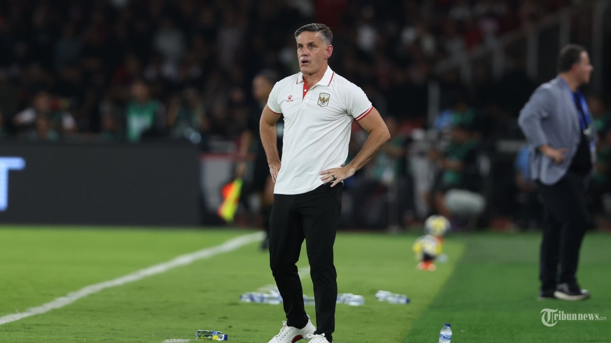 FIFA SERIES - Ekspresi Pelatih Timnas Indonesia John Herdman memberikan instruksi kepada pemainnya saat melawan Timnas ST Kitts and Nevis pada FIFA Series 2026 Jumat (27/3/2026) di Stadion Utama Gelora Bung Karno. Pertandingan ini menjadi debutnya menukangi Timnas Indonesia,difoto menggunakan Canon EOS R5 Mark II TRIBUNNEWS/HERUDIN