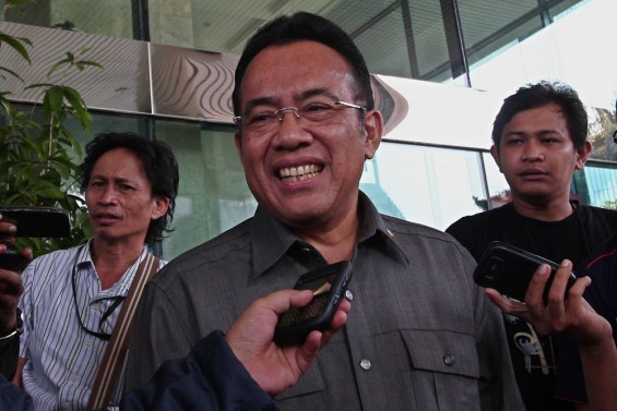 Paskah Suzeta Ragukan Pengadilan Bisa Bongkar