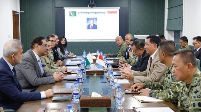 Menteri Pertahanan Republik Indonesia (Menhan RI), Sjafrie Sjamsoeddin menemui sejumlah pejabat pertahanan Pakistan di Pakistan pada Senin (13/1/2026). (HO/Biro Infohan Setjen Kemhan).