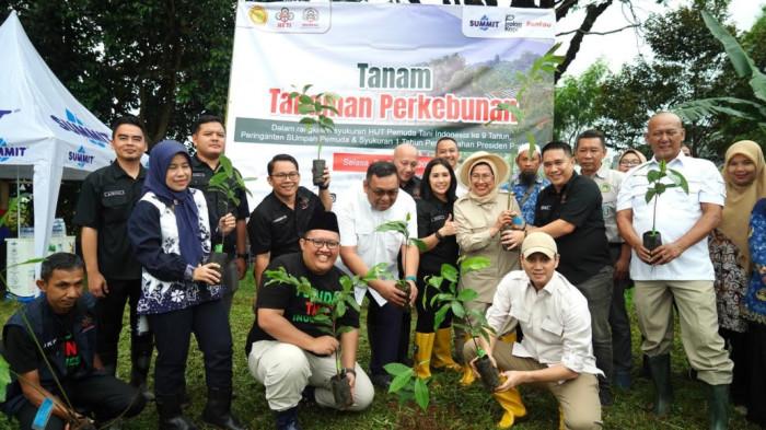 Peringati HUT ke-39, Pemuda Tani Indonesia Tanam Serentak 100.000 Bibit Kopi hingga Cengkeh