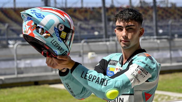 Helm Tim Leopard Racing