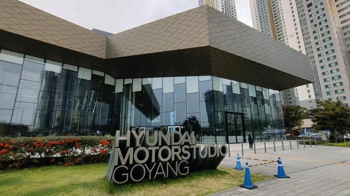 Mengunjungi Hyundai Motorstudio Goyang, Surga Inovasi Otomotif dan Seni Futuristik