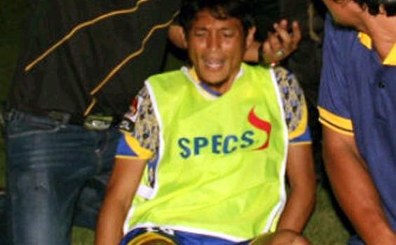 Mercon Suporter Lukai Kaki Iqbal Samad