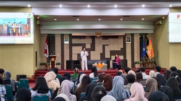 PERAN PUBLIC RELATIONS - Di tengah persaingan industri modern yang semakin kompetitif, peran Public Relations (PR) menjadi kunci dalam membangun branding yang kuat