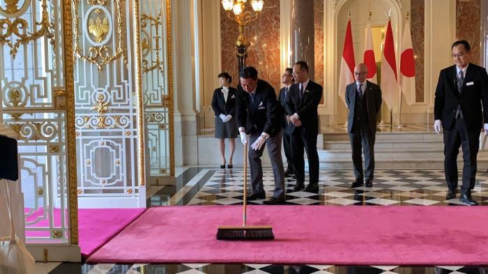 ISTANA AKASAKA TOKYO - Protokol keamanan dan kebersihan super ketat diberlakukan di Istana Akasaka, Tokyo, kedatangan Presiden RI, Prabowo Subianto, pada hari ini Selasa (31/3/2026). (Igman Ibrahim/Tribunnews.com)