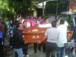 Kedatangan Jenazah Putri di Lampung Disambut Isak Tangis