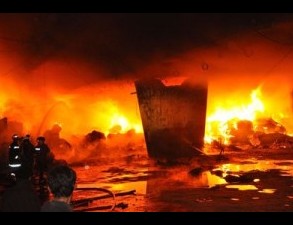 Jembatan Ampera Terbakar 1 Jam