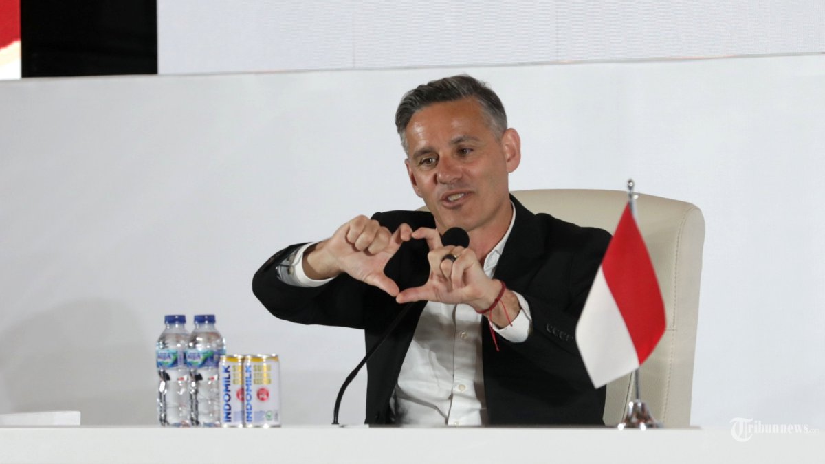 JOHN HERDMAN - Pelatih Timnas Indonesia John Herdman memberikan keterangan saat acara perkenalan Pelatih Baru Timnas Indonesia di Jakarta, Selasa (13/1/2026). PSSI secara resmi mengumukan dan memperkenalkan pelatih baru bagi Timnas Indonesia yaitu John Herdman untuk menggantikan Patrick Kluivert. TRIBUNNEWS/IRWAN RISMAWAN