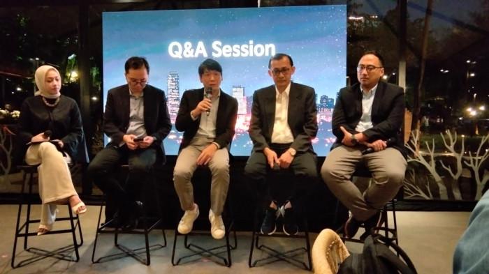 BEBER STRATEGI BARU KIA DI INDONESIA - CEO Kia Sales Indonesia, Jong Sung Park (ketiga dari kiri) di acara Kia Collezione - Indonesia di Plataran Senayan, Senin petang, 27 April 2026.