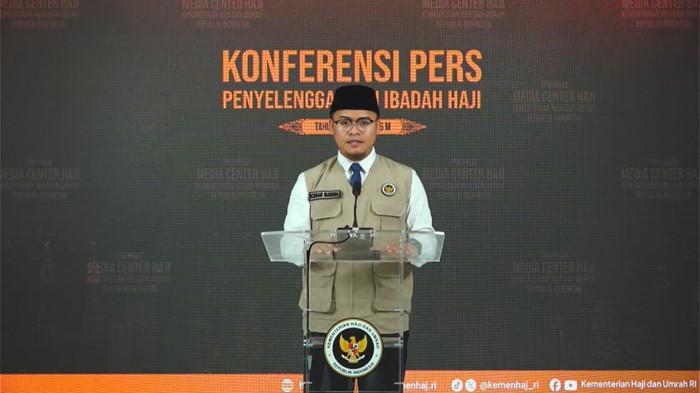 JEMAAH HAJI ASAL SOLO WAFAT - Juru Bicara Kemenhaj Ichsan Marsha memberikan perkembangan informasi terkait proses pemberangkatan jemaah haji Indonesia ke Arab Saudi. Pada hari ke-4 pemberangkatan ibadah haji 2026, Ichsan mengumumkan berita duka meninggalnya seorang jemaah haji asal Embarkasi Solo, atas nama Rodiah berusia 68 tahun.