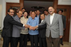 Mantan Presiden Filiphina Usik Sejarah Emas Kota Makassar