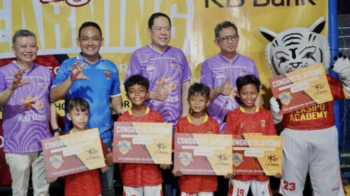 KB Bank Salurkan Beasiswa Sepak Bola untuk Dukung Pembentukan Karakter Generasi Muda