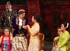 Keluarga Sudah Kumpul, Hanya Tunggu Anak Menkes dari Swiss