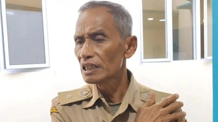 MENINGGAL 28 HARI - Kepala Desa Bebengan, Wastoni membantah kabar ketidakpedulian terhadap peristiwa meninggalnya Setianingsih yang ditemukan dalam kondisi membusuk di rumahnya di Dukuh Somopuro RT 7 RW 7 Kecamatan Boja Kabupaten Kendal. Jasad Setianingsih ditunggui dua anaknya tanpa makan 28 hari.