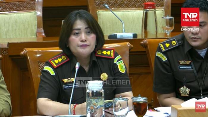 SALAH KETIK - Kajari Kabupaten Karo, Sumut, Danke Rajakguguk, ketika RDPU bersama Komisi III DPR terkait kasus dugaan mark up yang menjerat Amsal Sitepu di kompleks parlemen, Senayan, Jakarta, Kamis (2/4/2026).