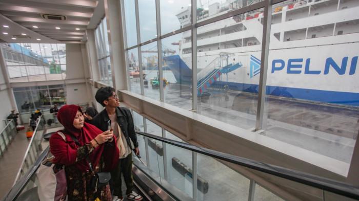 Kapal Pelni masih sandar