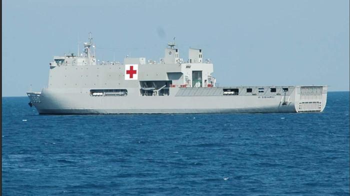 BANJIR DAN LONGSOR - TNI Angkatan Laut mengerahkan dua kapal rumah sakit dan sejumlah Kapal Perang Republik Indonesia (KRI) untuk membawa bantuan kemanusiaan dan tim medis ke lokasi bencana banjir dan longsor di Aceh, Sumatra Utara (Sumut), dan Sumatra Barat (Sumbar). Kepala Dinas Penerangan TNI AL (Kadispenal) Laksamana Pertama Tunggul mengatakan seluruhnya berangkat hari ini Minggu (20/11/2025) ke titik bencana. (HO/Dinas Penerangan TNI AL)