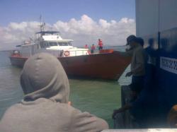 Anggota Komis V DPR RI Tinjau Kapal Patroli Basarnas