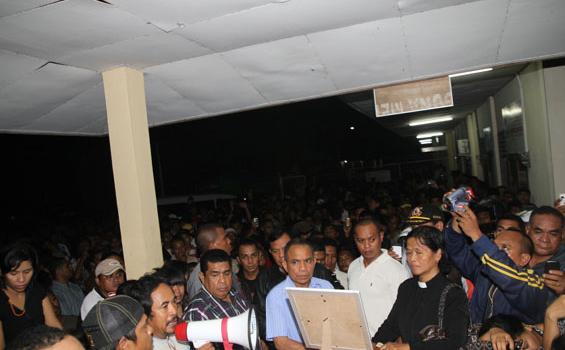 Kapolda, Gubernur dan Wagub NTT Jemput Jenazah Decky dan Aldi