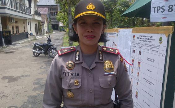 Ibu Kapolsek Sukmajaya Pantau Pilgub Jabar