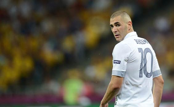 Karim Benzema Melempem