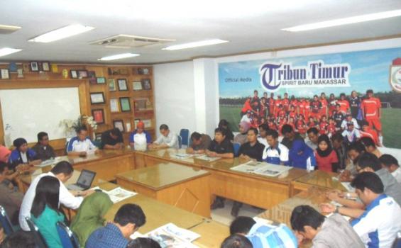Karyawan Tribun Timur Doakan Jakob Oetama