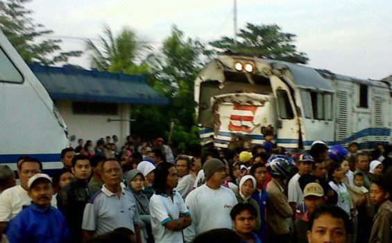 Dua KA yang Tabrakan Sudah Kembali Melaju