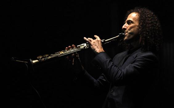 Ini Resep Kenny G Bisa Tahan Lama Meniup Saksofon