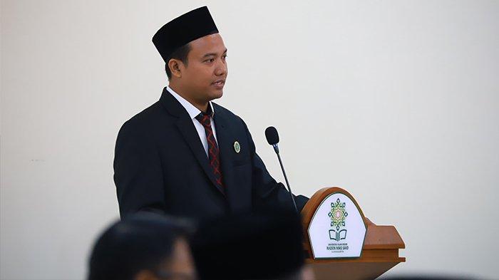 RAIH GELAR DOKTOR - Khasan Ubaidillah saat memaparkah hasil penelitian desertasi untuk gelar Doktor dari UIN Raden Mas Said Surakarta, Rabu (11/6).