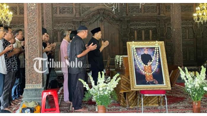 Dalang Legendaris Ki Anom Suroto Dimakamkan di Klaten, Sebelah Orang Tua dan Adiknya Warseno Slank