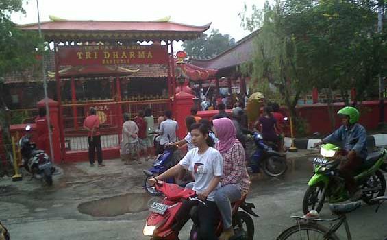 Kelentang Terbakar Akibat Lilin