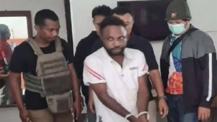 KABUR DARI LAPAS - Komandan KKB Penihas Heluka alias Kopi Tua Heluka, saat ditahan dan menjalani masa hukuman di Lapas Kelas IIB Wamena, Kabupaten Jayawijaya, Papua Pegunungan. Penihas Heluka ikut kabur bersama enam narapidana lainnya dari Lapas Wamena.