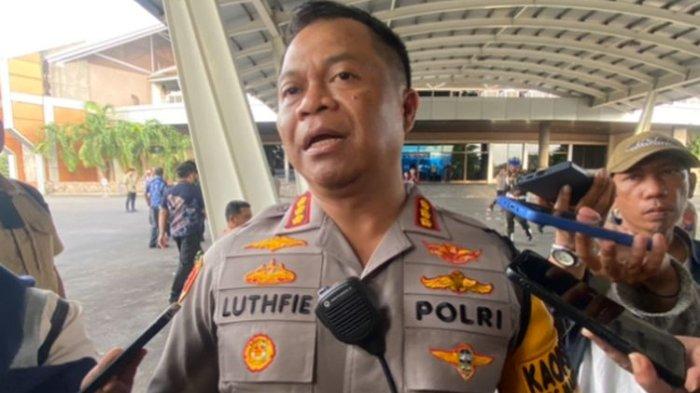 PROFIL POLISI - Kapolrestabes Surabaya, Kombes Pol Luthfie Sulistiawan, Senin (23/12/2024) saat penyekatan yang dilalukan pada malam pergantian Tahun Baru 2025 di Surabaya, Jawa Timur. Profil Kombes Pol Dr. Luthfie Sulistiawan, S.I.K., M.H., M.Si.