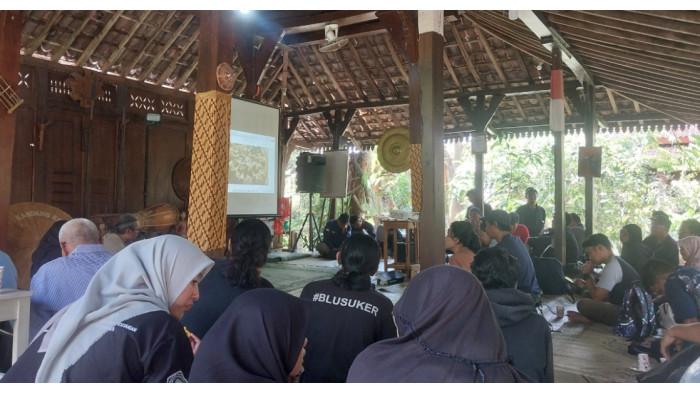 SARASEHAN - Komunitas Kandang Kebo menyelenggarakan sarasehan bertajuk 