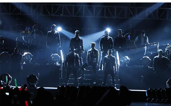 Beda Banget Segmen Penonton NKOTB Dibanding Lady Gaga
