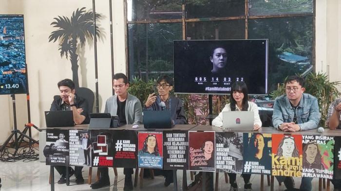 SERANGAN AKTIVIS — Konferensi pers KontraS dan Tim Advokasi Untuk Demokrasi (TAUD) terkait perkembangan situasi serangan air keras terhadap Andrie Yunus di Kantor YLBHI, Jakarta, Rabu (18/3/2026). Mereka meminta Presiden Prabowo Subianto segera membentuk TGPF guna mengusut tuntas aktor intelektual di balik peristiwa tersebut.
