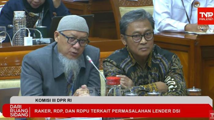 FRAUD PT DSI - Korban dugaan penipuan PT Dana Syariah Indonesia (DSI), Ahmad Jamiyat Witoyo, saat rapat bersama Komisi III DPR RI, Kamis (15/1/2026).