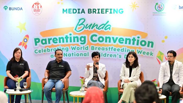 RUANG LAKTASI - Bunda Parenting Convention membahas pentingnya akses rung laktasi bagi ibu menyusui. Ibu bekerja yang tidak memiliki akses ruang laktasi berisiko lebih tinggi memiliki anak dengan malnutrisi.
