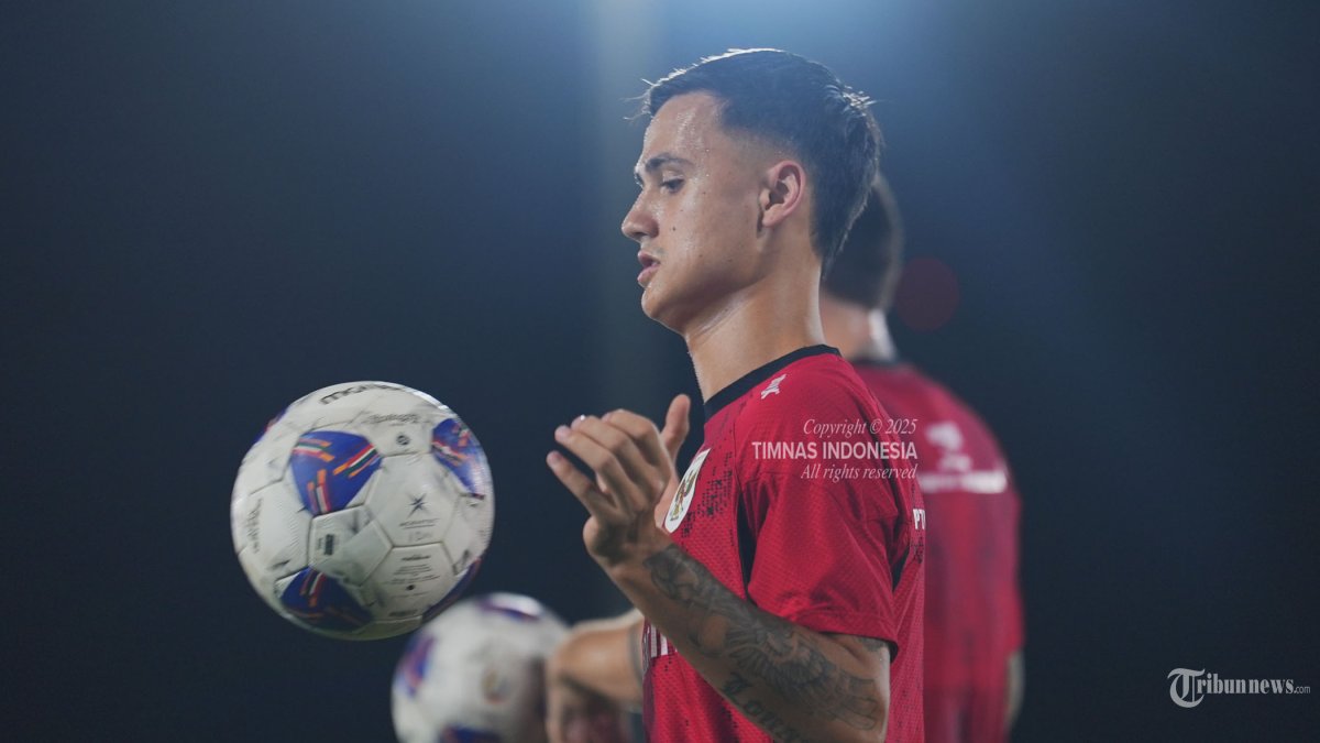 LATIHAN - Pesepak bola Timnas Indonesia Eliano Reijnders mengikuti latihan pertama di lapangan latihan King Abdullah Sports City, Jeddah, pada Jumat (4/10/2025) waktu setempat. Skuad Garuda terus memanaskan mesin sebelum berkancah dalam Grup B putaran keempat Kualifikasi Piala Dunia 2026 Zona Asia di Arab Saudi. TRIBUNNEWS/HO/PSSI