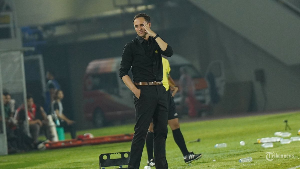 Klasemen Liga 1 Terbaru: Persebaya Surabaya Gagal Geser Dewa United, Persib Bandung Full Senyum