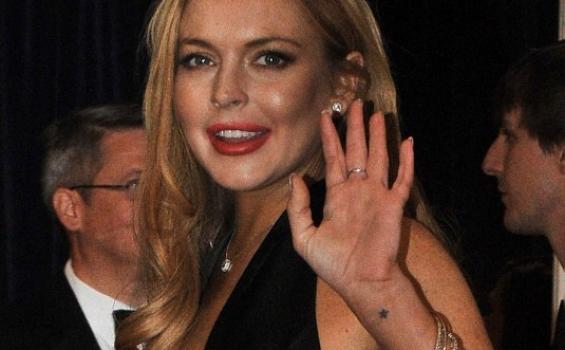 Lindsay Lohan Tersangka Pencurian Perhiasan