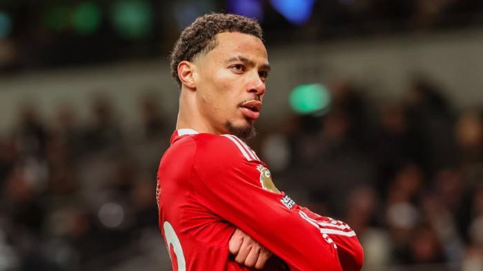 SELEBRASI LIVERPOOL - Striker Liverpool, Hugo Ekitike, merayakan gol ke gawang Tottenham Hotspur dalam pertandingan pekan ke-17 Liga Inggris 2025/2026 di Stadion Tottenham Hotspur pada Minggu (21/12/2025). 