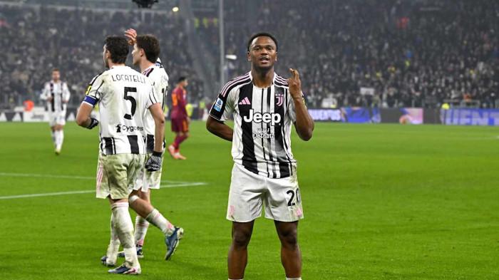 SELEBRASI - Pemain Juventus Lois Openda merayakan gol yang ia cetak ke gawang AS Roma di pekan ke-16 Liga Italia. Juventus membungkam perlawanan AS Roma dengan kemenangan 2-1.