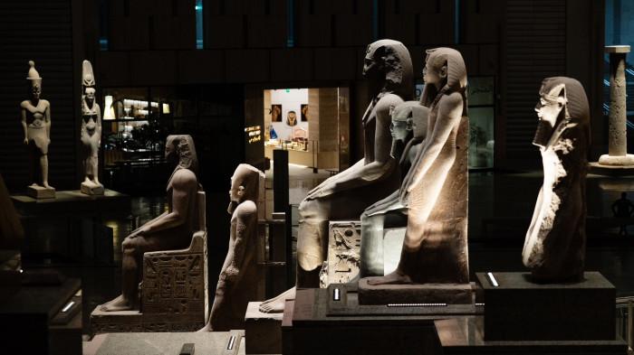MUSEUM BESAR MESIR - Foto diambil dari Facebook Grand Egyptian Museum, Rabu (5/11/2025). Koleksi dari dinasti Mesir kuno yang dipamerkan di The Grand Egyptian Museum.